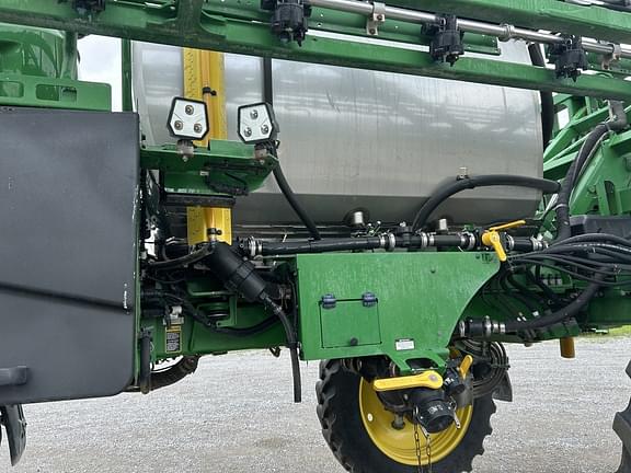 Image of John Deere 412R equipment image 3