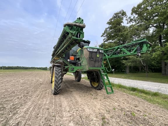 Image of John Deere 412R equipment image 3