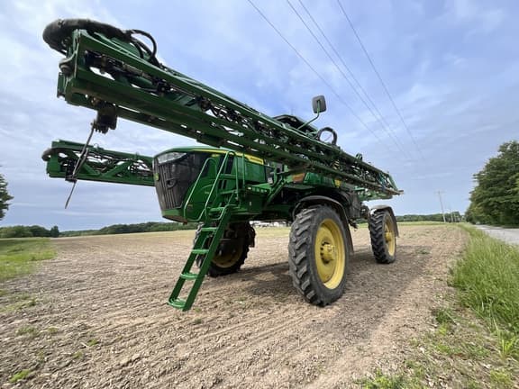 Image of John Deere 412R equipment image 4