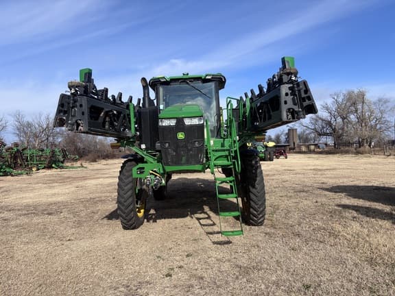 Image of John Deere 412R equipment image 1