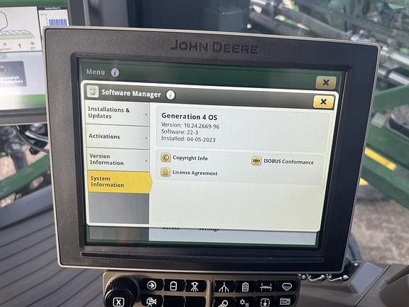 Image of John Deere 412R equipment image 3