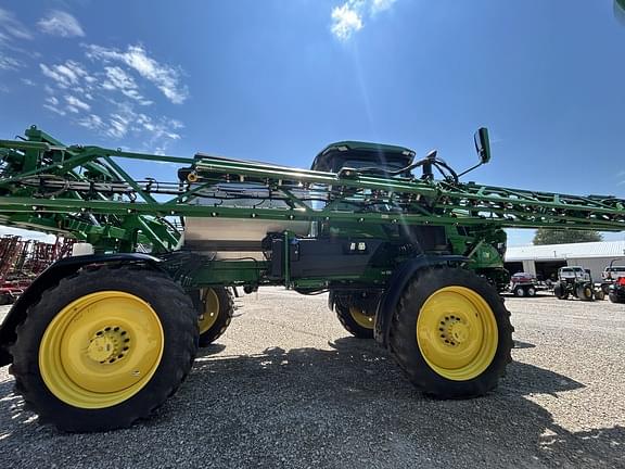 Image of John Deere 412R equipment image 4