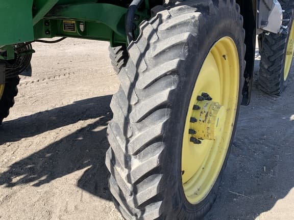 Image of John Deere 412R equipment image 3