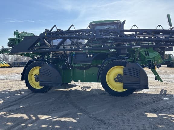 Image of John Deere 412R equipment image 3