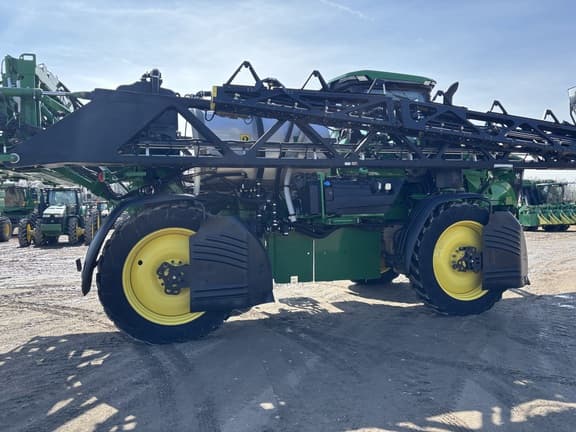 Image of John Deere 412R equipment image 4