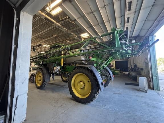 Image of John Deere 412R equipment image 3