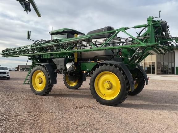 Image of John Deere 412R equipment image 4