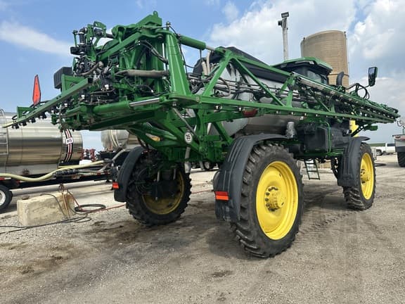 Image of John Deere 412R equipment image 2