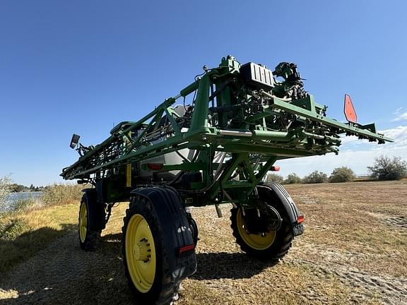 Image of John Deere 412R equipment image 3