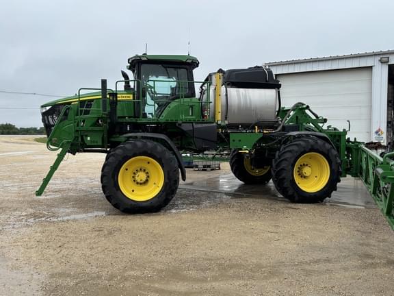Image of John Deere 412R equipment image 3