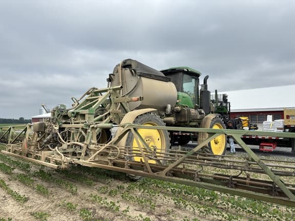 Image of John Deere 412R equipment image 1