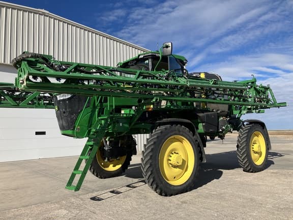 Image of John Deere 412R equipment image 3