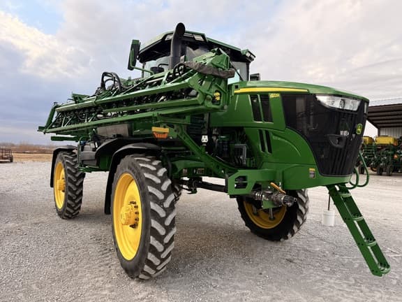 Image of John Deere 412R equipment image 1