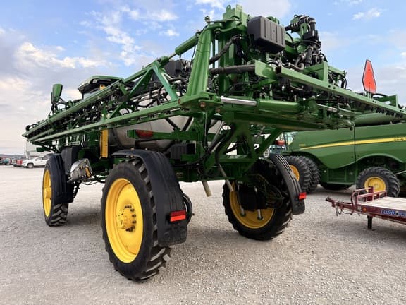 Image of John Deere 412R equipment image 2