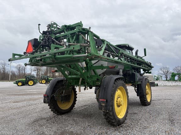 Image of John Deere 412R equipment image 3