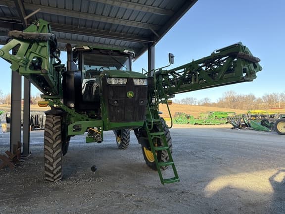 Image of John Deere 412R equipment image 1