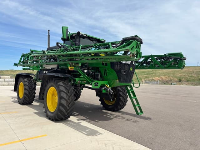 Image of John Deere 412R equipment image 2