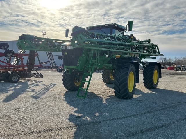 Image of John Deere 412R equipment image 2