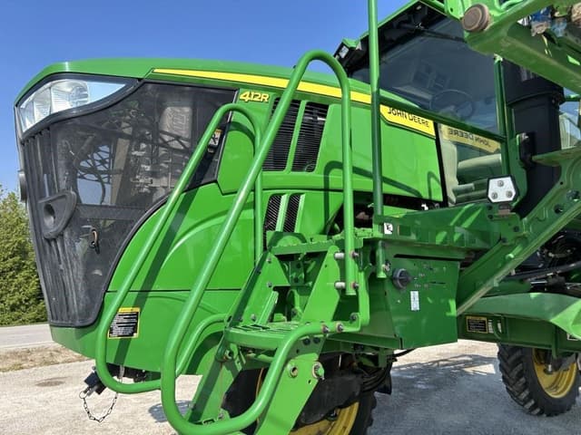 Image of John Deere 412R equipment image 3