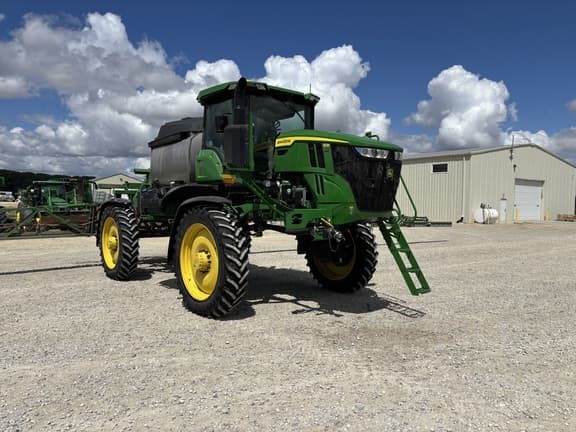 Image of John Deere 412R equipment image 1