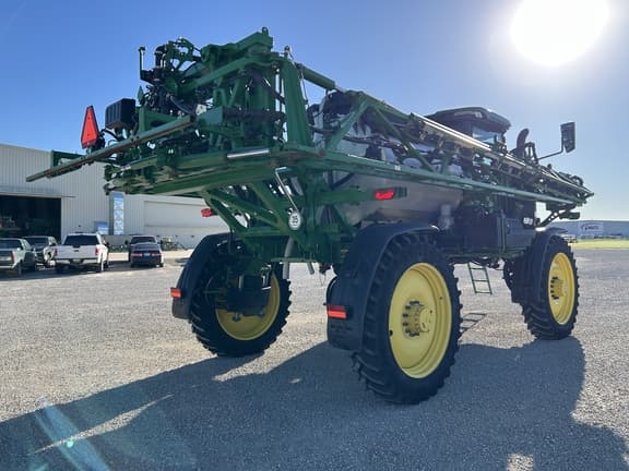 Image of John Deere 412R equipment image 4