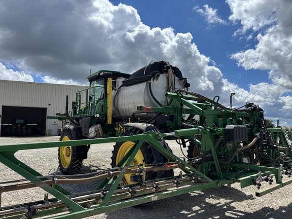 Image of John Deere 412R equipment image 4