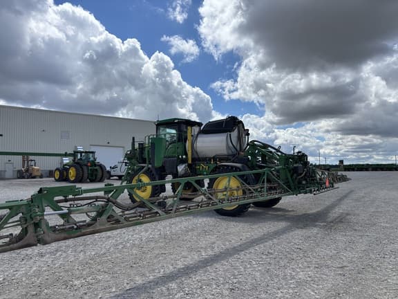 Image of John Deere 412R equipment image 3