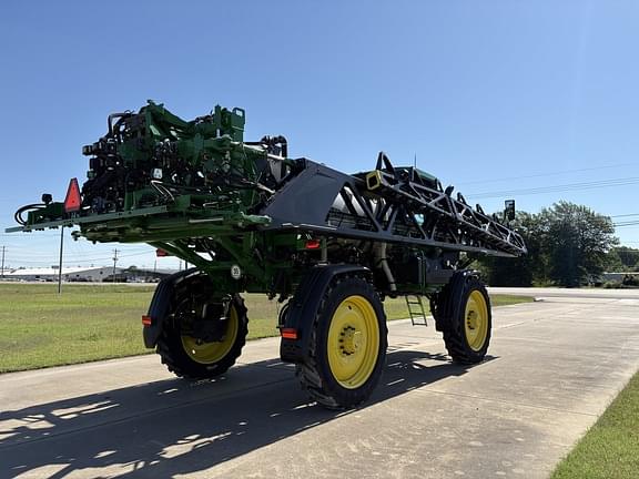 Image of John Deere 412R equipment image 4