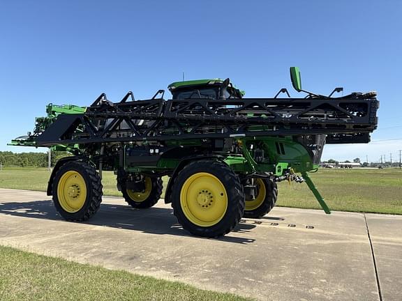 Image of John Deere 412R equipment image 1