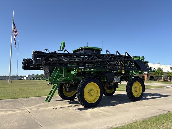 Image of John Deere 412R equipment image 2