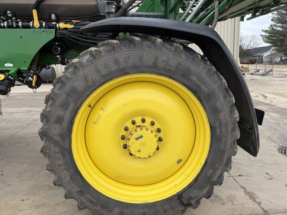 Image of John Deere 412R equipment image 3