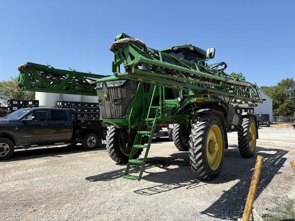 Image of John Deere 412R equipment image 2