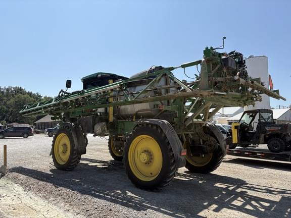 Image of John Deere 412R equipment image 3