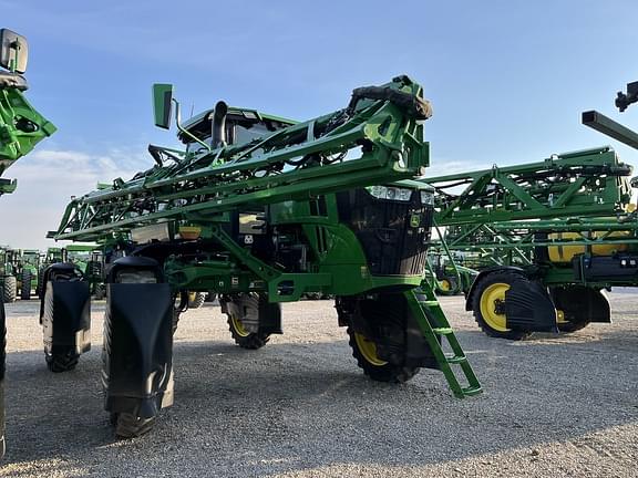 Image of John Deere 412R equipment image 1