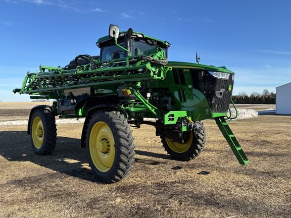 Image of John Deere 412R equipment image 3