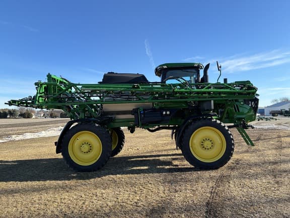 Image of John Deere 412R equipment image 2