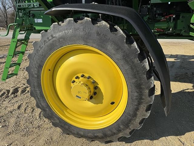 Image of John Deere 412R equipment image 4