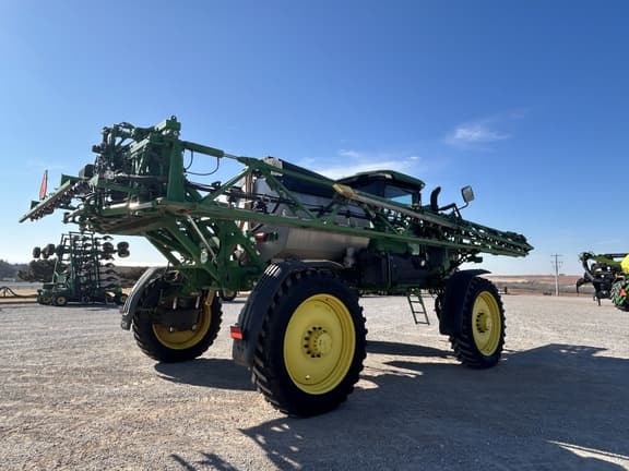 Image of John Deere 412R equipment image 4