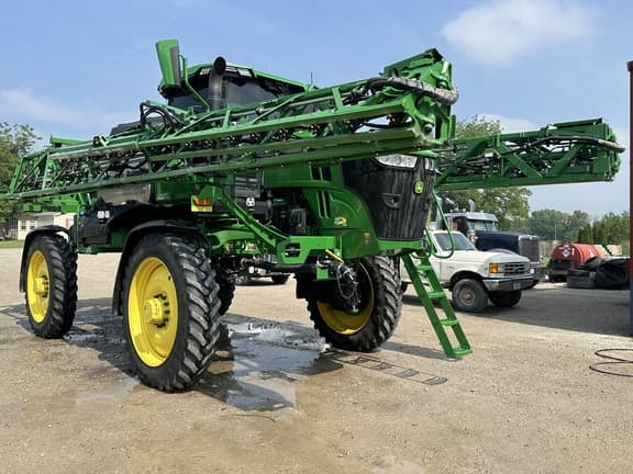 Image of John Deere 412R Image 1