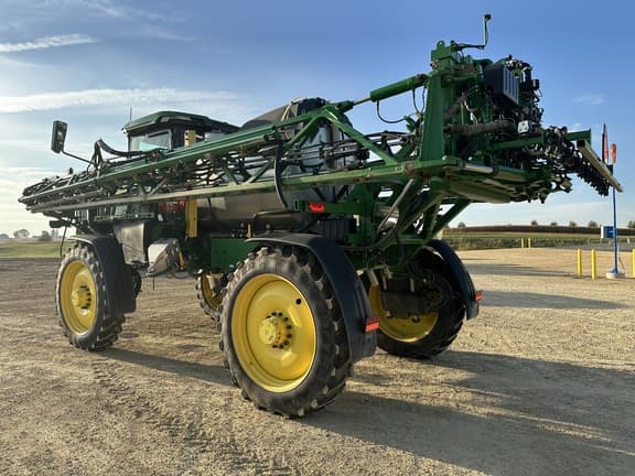 Image of John Deere 412R equipment image 2