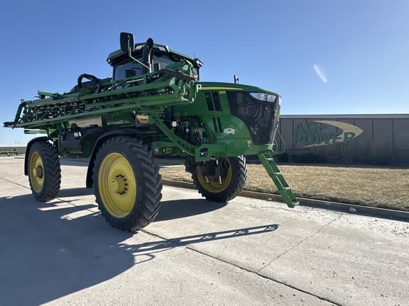 Image of John Deere 412R equipment image 2