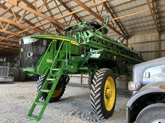 Image of John Deere 412R equipment image 3