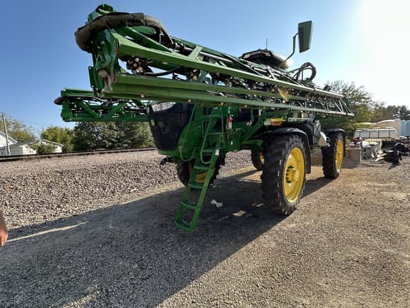 Image of John Deere 412R equipment image 3