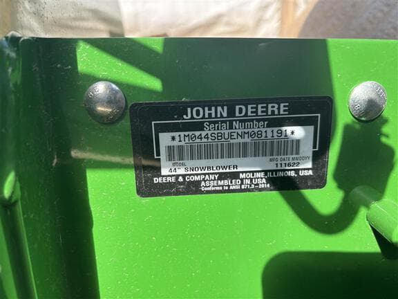 Image of John Deere 44" Snowblower Image 1