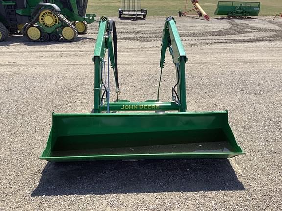 Image of John Deere 440R equipment image 1