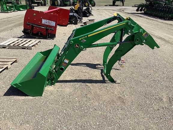 Image of John Deere 440R equipment image 3