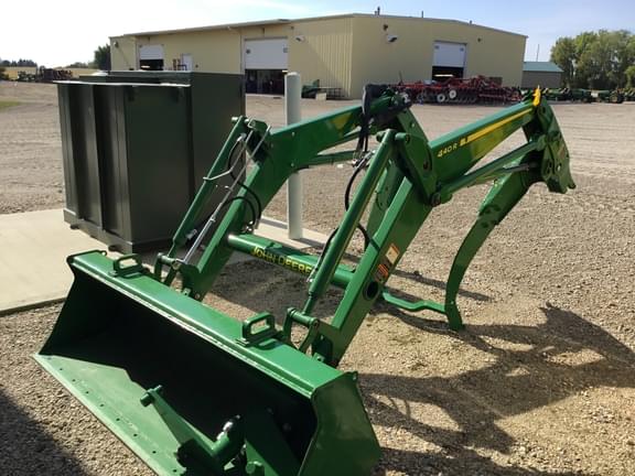 Image of John Deere 440R equipment image 2