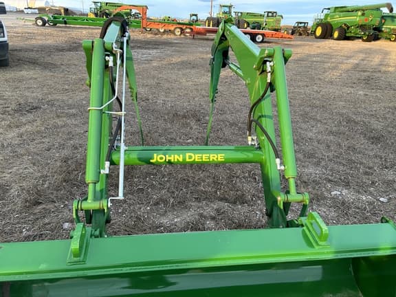 Image of John Deere 440R equipment image 2