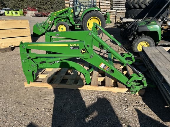 Image of John Deere 440R equipment image 2