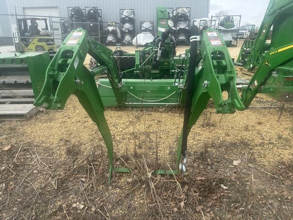 Image of John Deere 440R equipment image 2